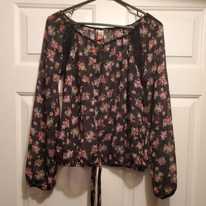 No Boundaries floral top